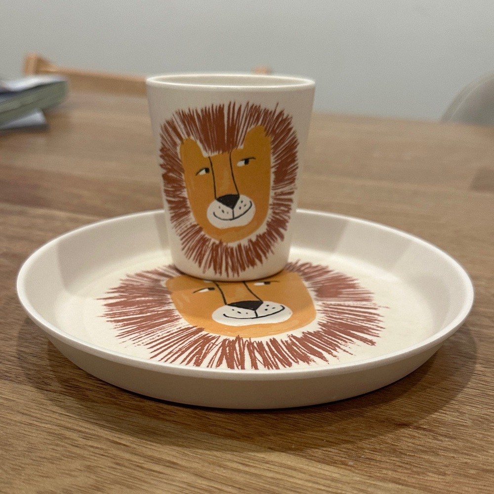 Pillowfort Target Lion Print Plate and Cup Set